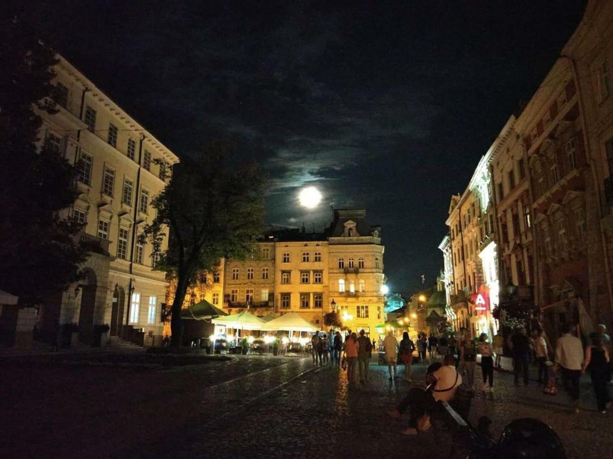Modern Apartment In Lviv Historic Centre المظهر الخارجي الصورة