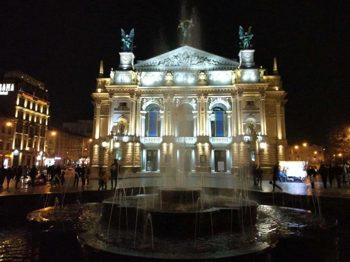 Modern Apartment In Lviv Historic Centre المظهر الخارجي الصورة